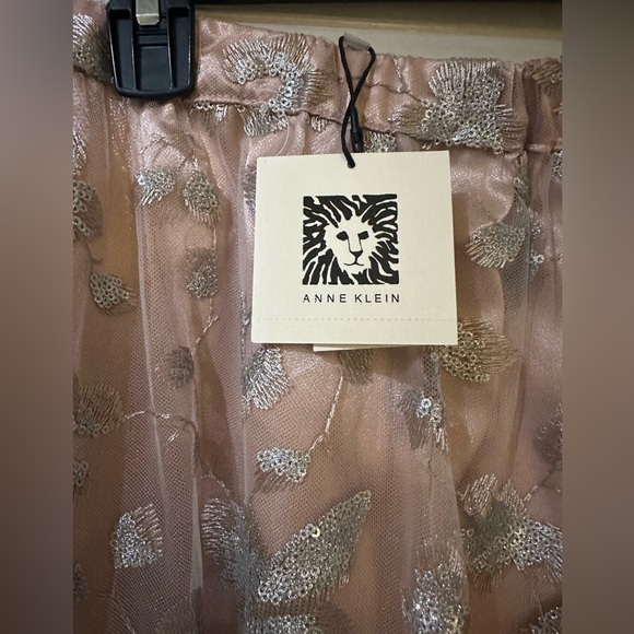 Elegant NWT Floral Embroidered Anne Klein Skirt - champagne, cream and silver - Picture 6 of 8
